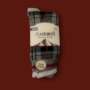 2 pair women's socks